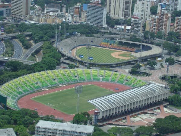 Foto do Estadio Olímpico de la UCV